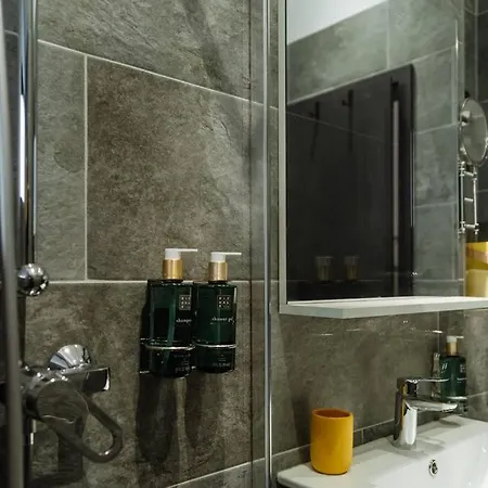 Apartment 9 - New Building & Parking