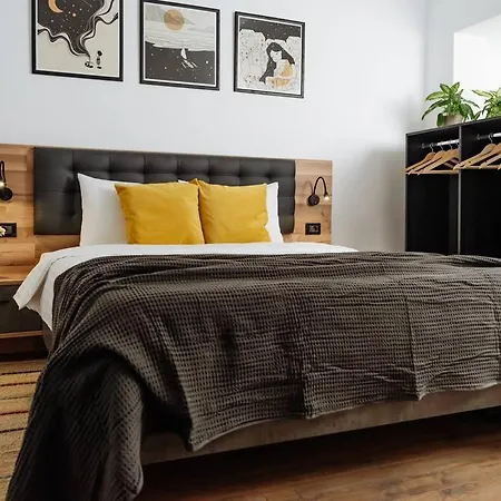 9 - New Building & Parking アパート