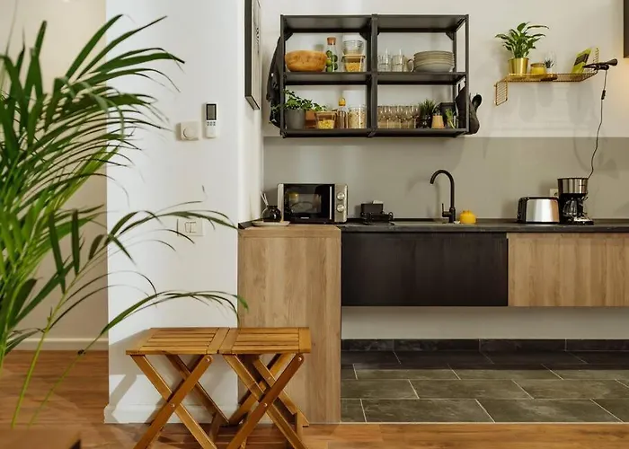 9 - New Building & Parking 아파트 *