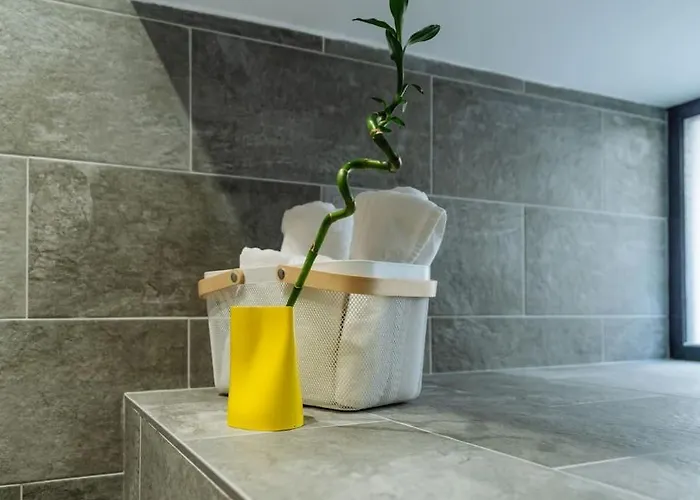 9 - New Building & Parking * 부쿠레슈티